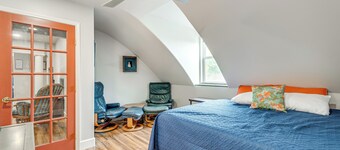 Easily Explore Fair Oaks Village! Unique Condo