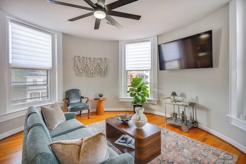 Steps to Elizabeth River & Dtwn! Portsmouth Condo