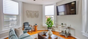 Steps to Elizabeth River & Dtwn! Portsmouth Condo