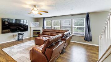 House (3 Bedrooms) | Interior