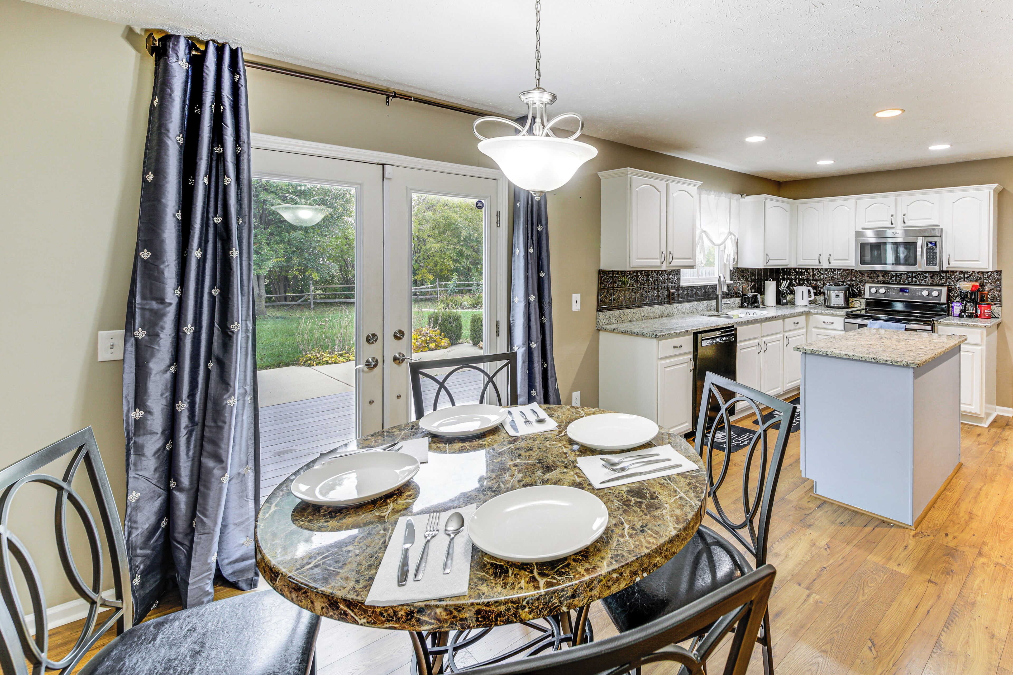 House (4 Bedrooms) | Interior