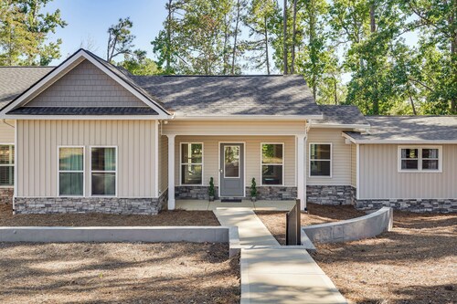 Clark's Hill Lake Retreat! Waterfront Home w/ Dock
