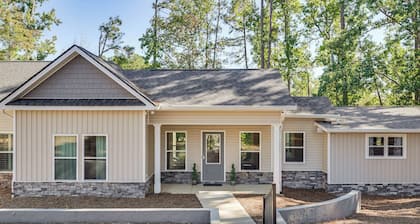 Clark's Hill Lake Retreat! Waterfront Home w/ Dock
