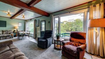 ํ์ฐ์ค (2 Bedrooms) | ๋ด๋ถ