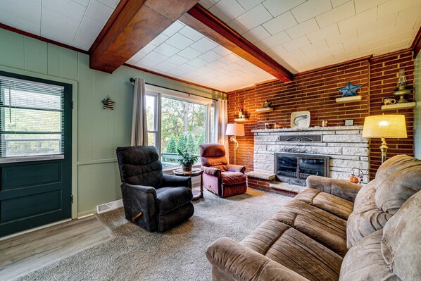 House (2 Bedrooms) | Interior