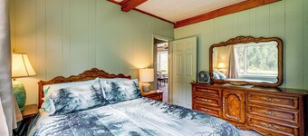 'the Fishtales Riverhouse' Iroquois River Stay!