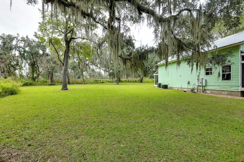 1/2 Mi to Sapelo River: Family Home w/ Large Yard