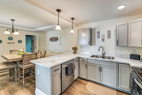 6 Mi to Notre Dame: Family Retreat w/ Deck & Yard