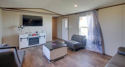 Secluded El Reno Retreat w/ Private Fishing Lake!