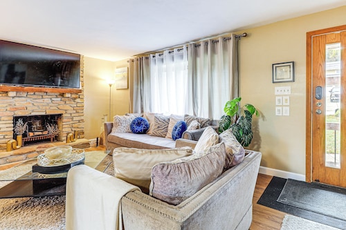 3 Mi to South Park: Quiet Pittsburgh Area Getaway