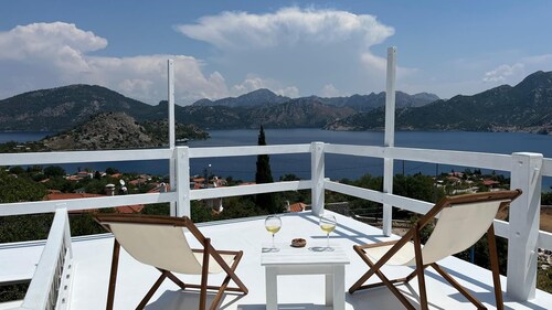 2-bedroom tower in enchanting Selimiye with AC