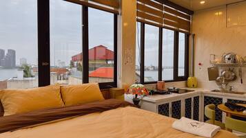 Deluxe Studio, Balcony, City View | Premium bedding, desk, laptop workspace, free WiFi