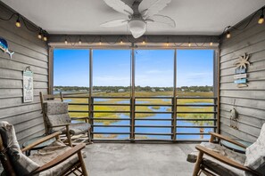 Interior - Walkin on Sunshine! Marshside Inn 309 (Murrells Inlet)