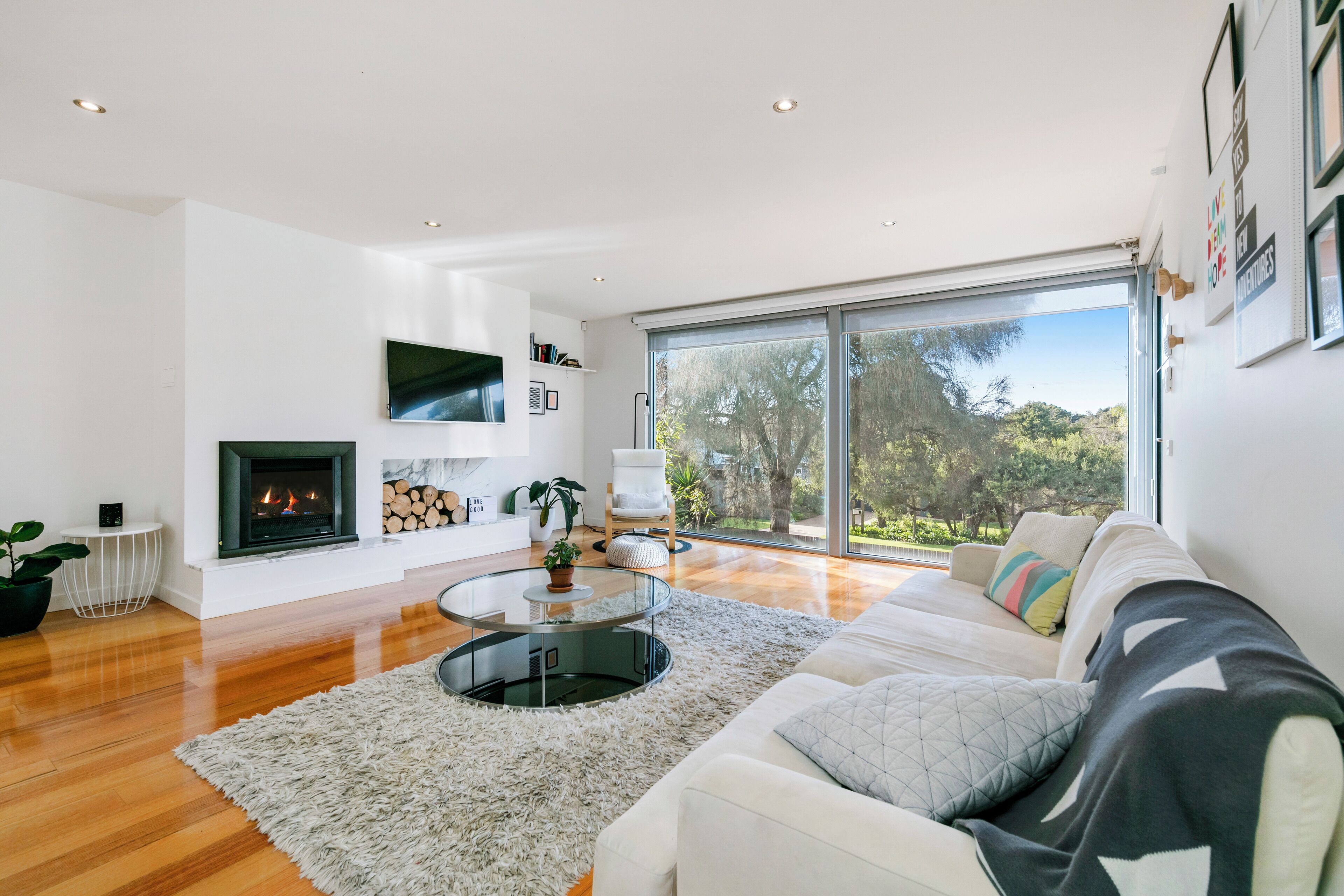 Smart TV, fireplace, offices