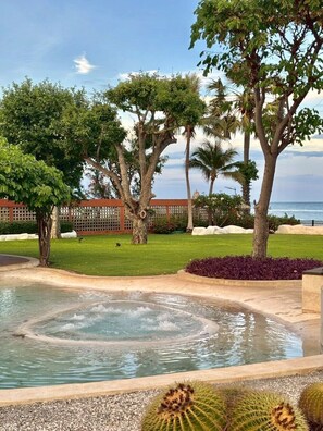 Property grounds - Hua Hin Beach Front Condo - Family Suite Room at Las Tortugas (Tambon Nong Kae)