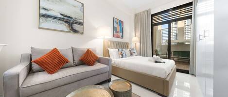 Iron/ironing board, WiFi, bed sheets