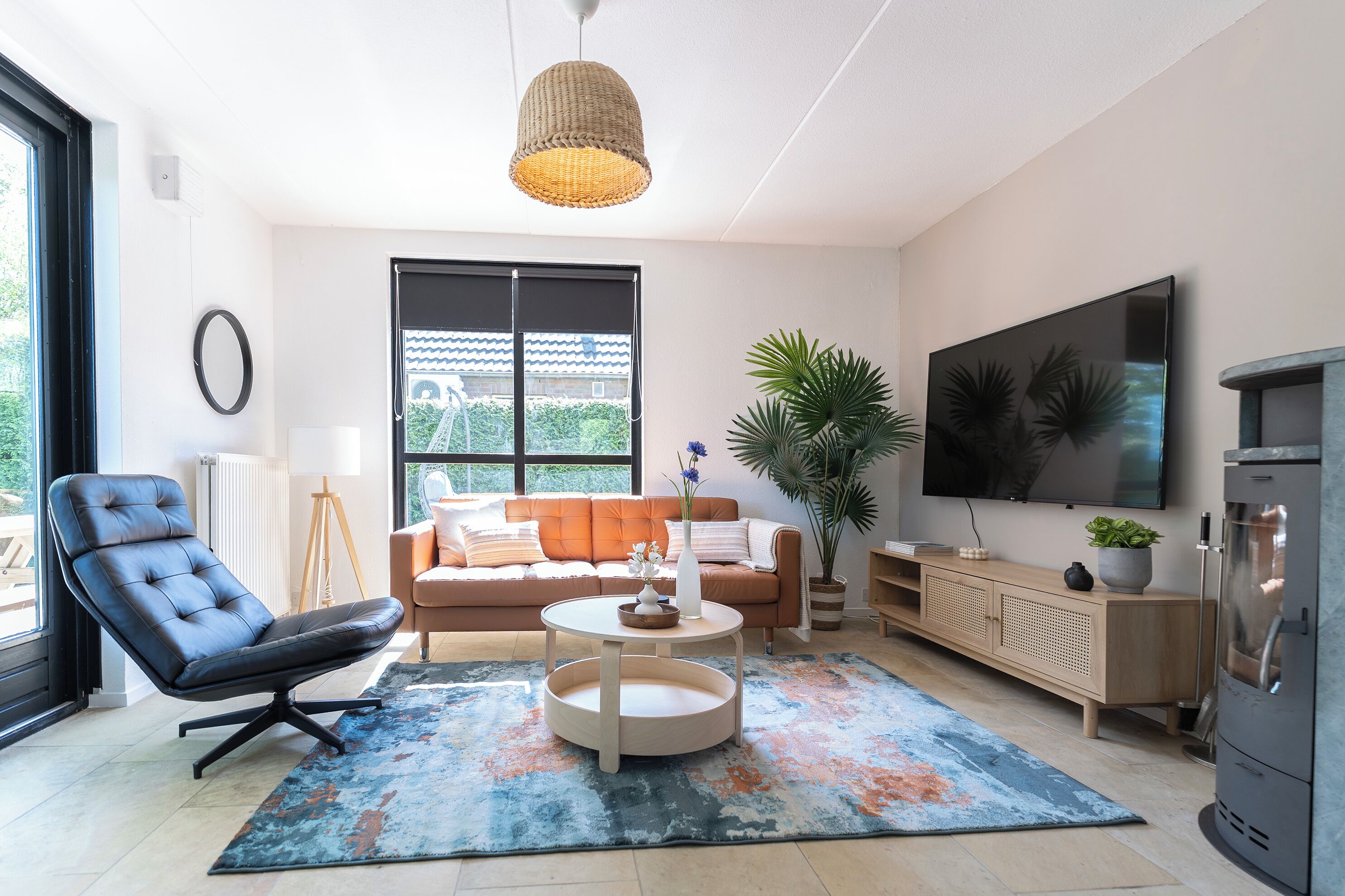 Een televisie en een kantoor