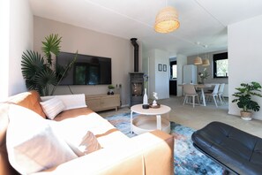 テレビ、書斎 / ワークスペース