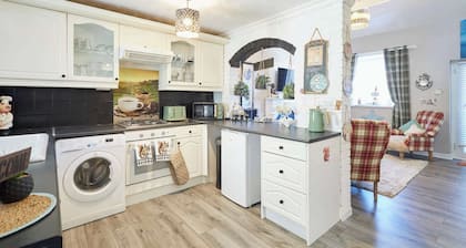 Host & Stay | The Cheeky Squirrel