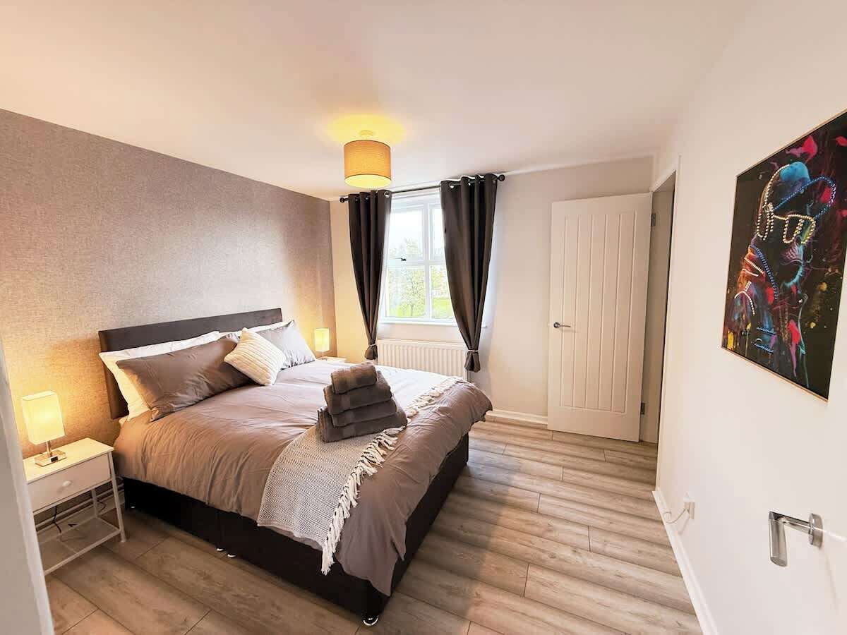 2 bedrooms, iron/ironing board, free WiFi, bed sheets