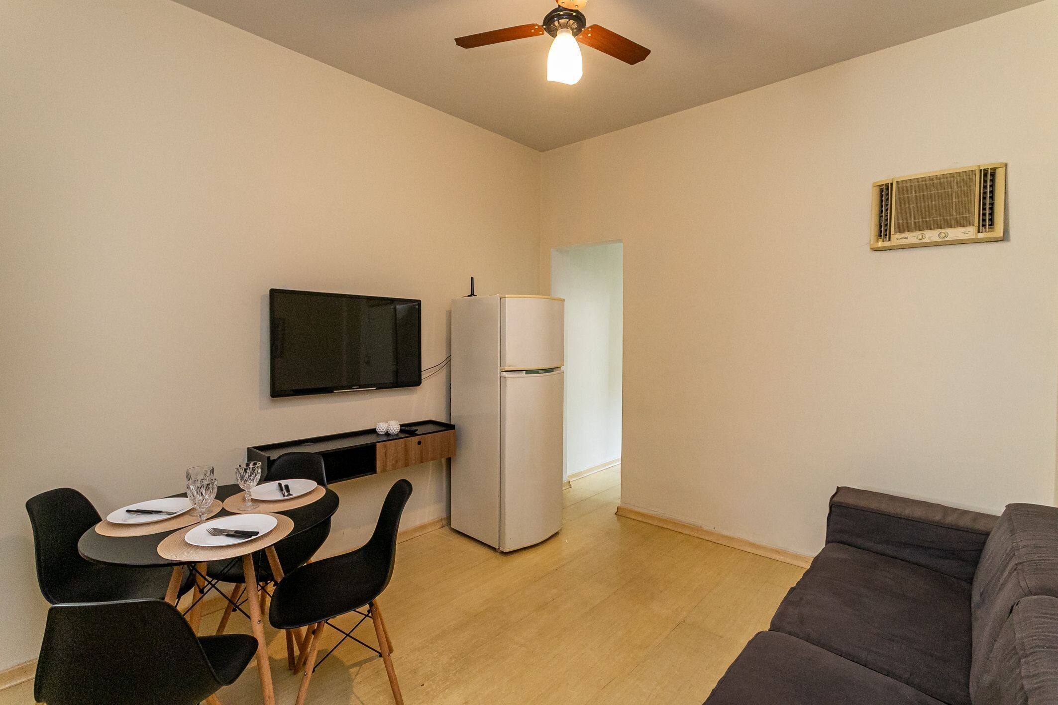 Apartment | Living area | Flat-screen TV