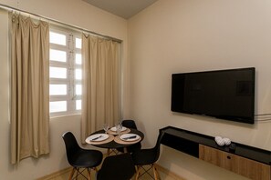 Apartment | Dining - Copacabana - O coraçao do Rio (Rio de Janeiro)