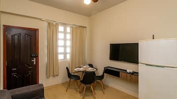 Apartamento | Área de estar | TV de tela plana