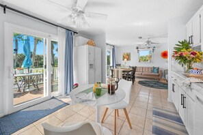 Dining - Premium 4BR Escape | Walk to Beach & Pool (St. Augustine)