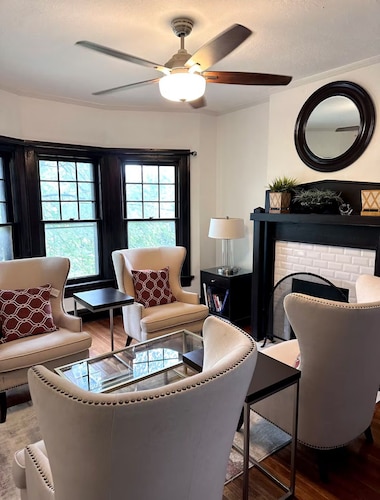 The Stunning 2BR New York Flat