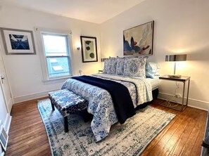 2 bedrooms, iron/ironing board, internet