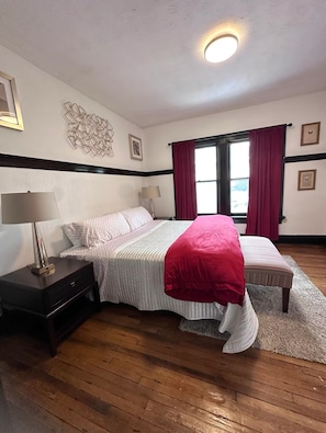 2 bedrooms, iron/ironing board, Internet