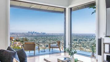 Fernseher, Kamin, Arbeitsbereiche