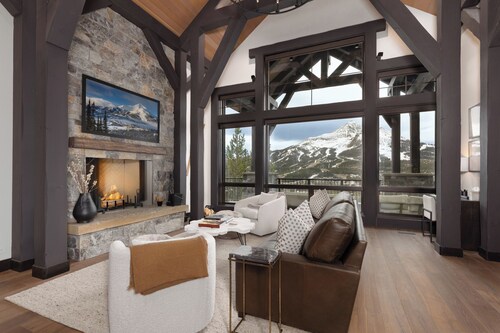 Big Sky Vacation Rentals: Summit View Chalet