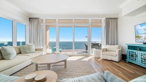 TV - Penthouse 4BR, Beachfront!, Lazy River/Slide! (Orange Beach)