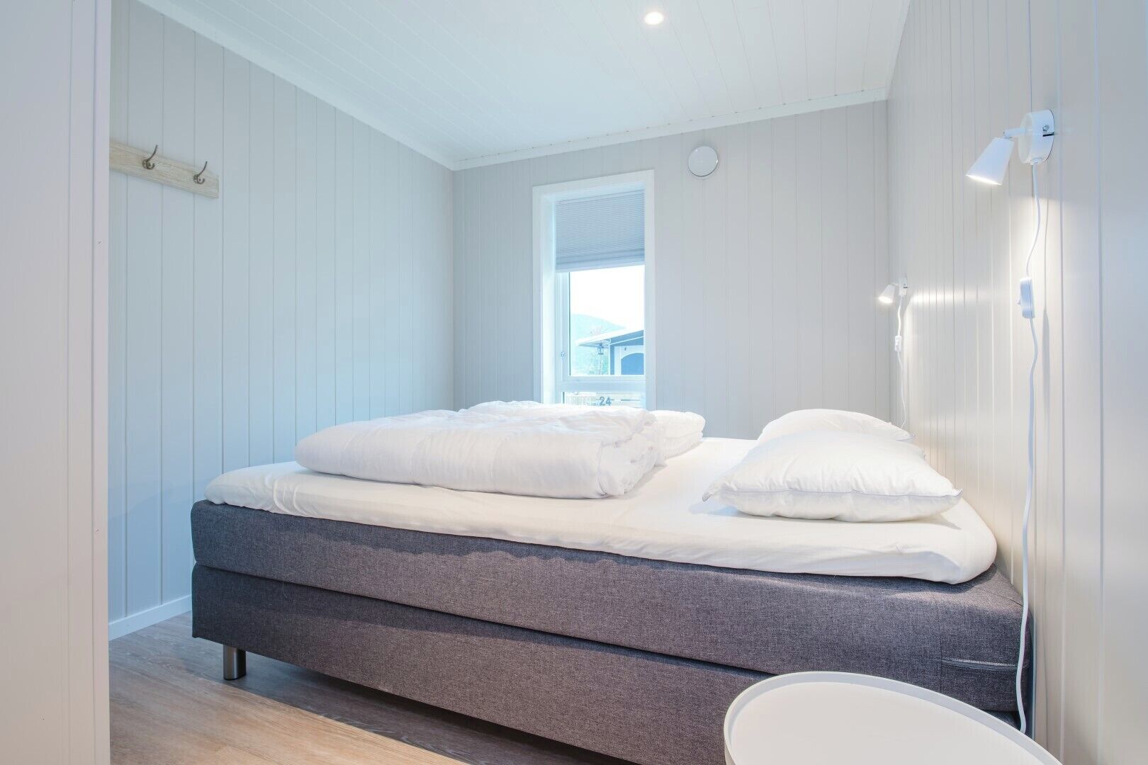 Luxury Cabin, Lake View | Free WiFi