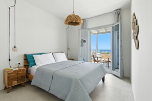 2 bedrooms, free WiFi, bed sheets - Selinofos - a modern seaside home blending comfort and sea views. (Naxos)