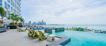 w Dreamy 1BR w Stunning Cinta Costera Views