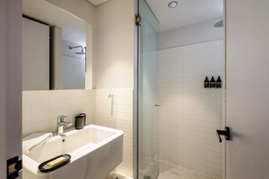 House | Exterior - w Radiant 2BR in Roma Norte (Mexico City)