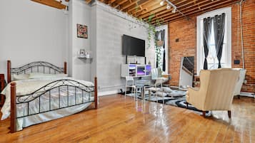 Apartment, 2 Bedrooms | 2 bedrooms, laptop workspace, free WiFi