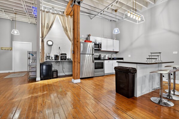 Huoneisto, 1 makuuhuone | Yksityinen keittiö | Jääkaappi, uuni, kahvin-/teenkeitin