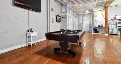 Huge 'man Cave' 2 Mins From Downtown Detroit 1 Bedroom Apts