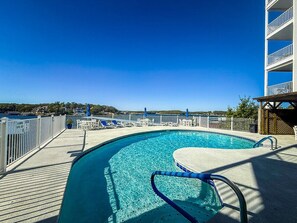 Pool - Dog Daze-Lakefront 3BD/2BA/Deck/Pool-6PP (Osage Beach)