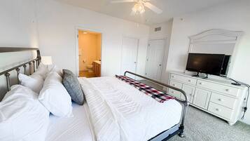 3 slaapkamers, een strijkplank/strijkijzer, gratis wifi, beddengoed