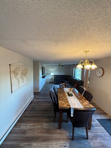 Country Comfort near Town Room to Play, Paws to Stay