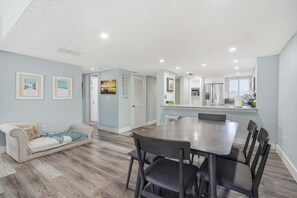 Dining - Family-Friendly Oceanfront Condo, Pool & Patio (St. Augustine)