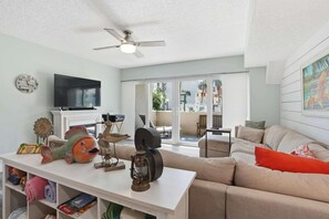 Smart TV, offices - Family-Friendly Oceanfront Condo, Pool & Patio (St. Augustine)