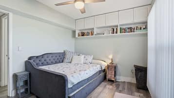 2 Schlafzimmer, Bügeleisen/Bügelbrett, Reisekinderbett, kostenloses WLAN