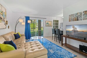 Smart TV, offices - Historic Downtown Walk | Patio & Garden Views (St. Augustine)