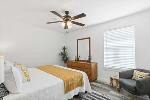 1 bedroom, desk, iron/ironing board, travel cot - Historic Downtown Walk | Patio & Garden Views (St. Augustine)