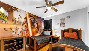 7 bedrooms, iron/ironing board, travel cot, free WiFi - Private Pool and Spa Near Disney with Game Room (Kissimmee)
